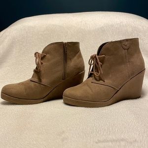 Ankle boots.